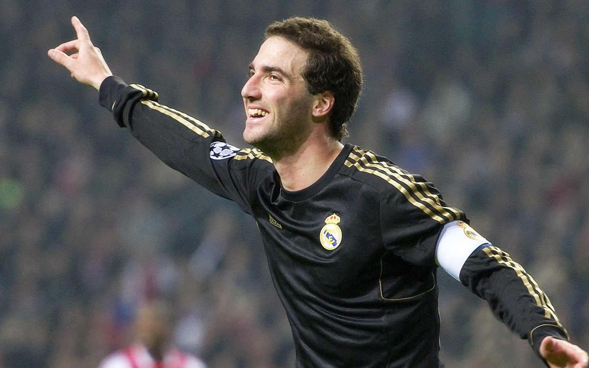 曼联中场组织能力被对手教练盛赞，曼联效力过的中场